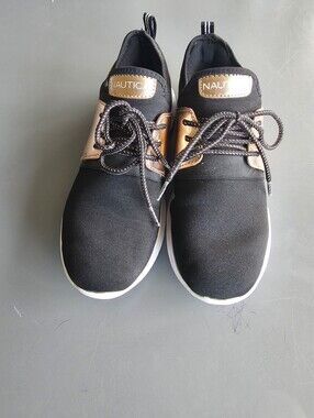 Womens Nautica Slip On Tennis Shoes Sz 5